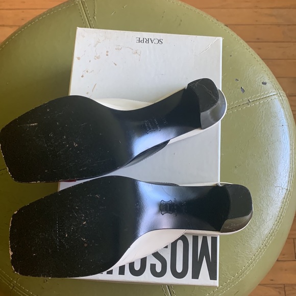 Stunning Made In Italy Moschino slides - Picture 2 of 4